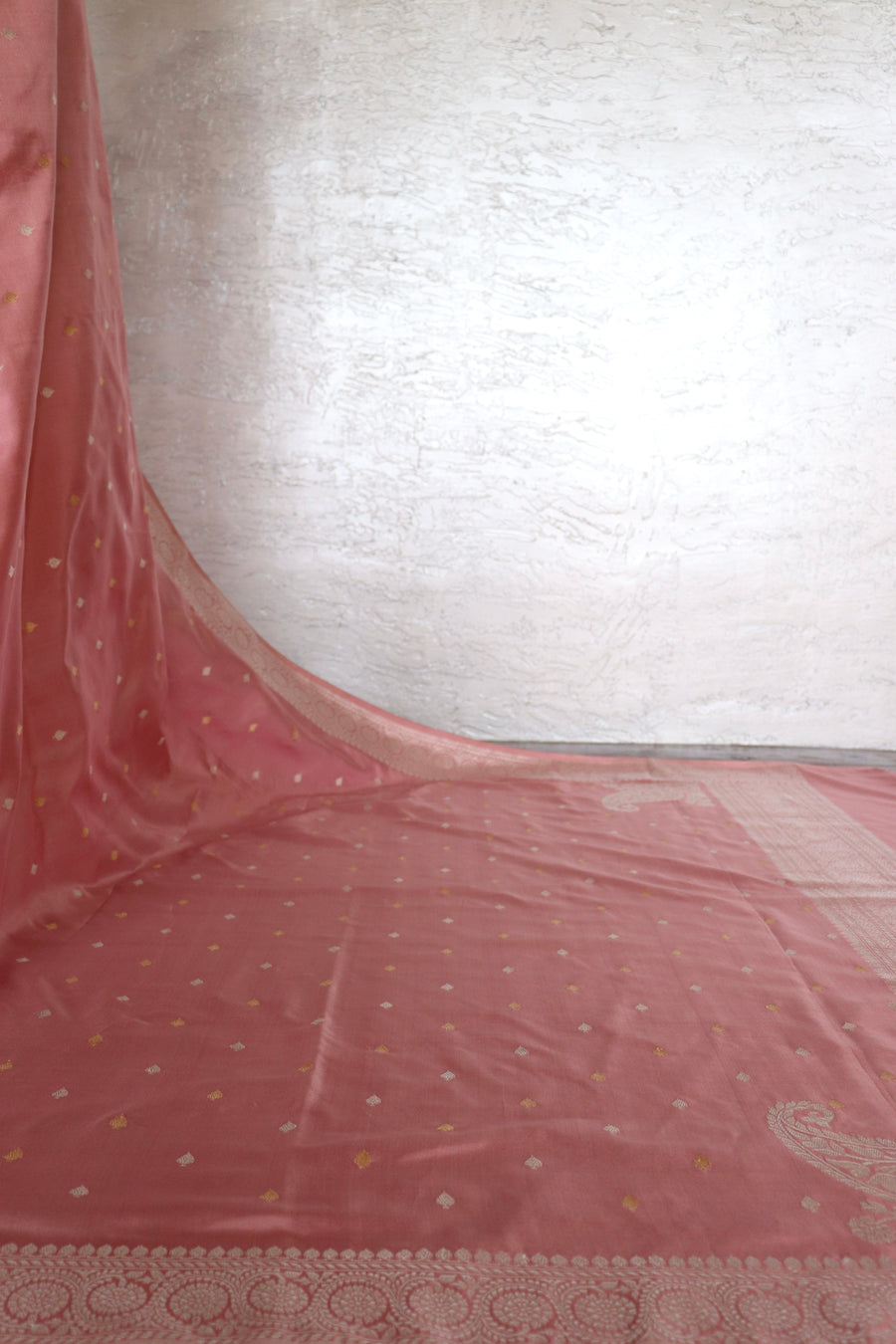 Salmon Pink Kadhua Weave Pure Silk Handloom Banarasi Saree