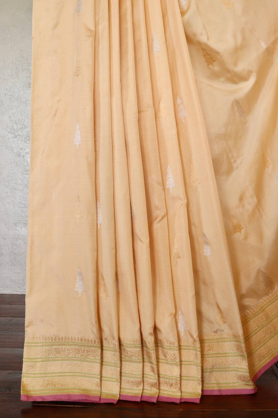 Beige Kadhua Motif Pure Silk Handloom Banarasi Saree