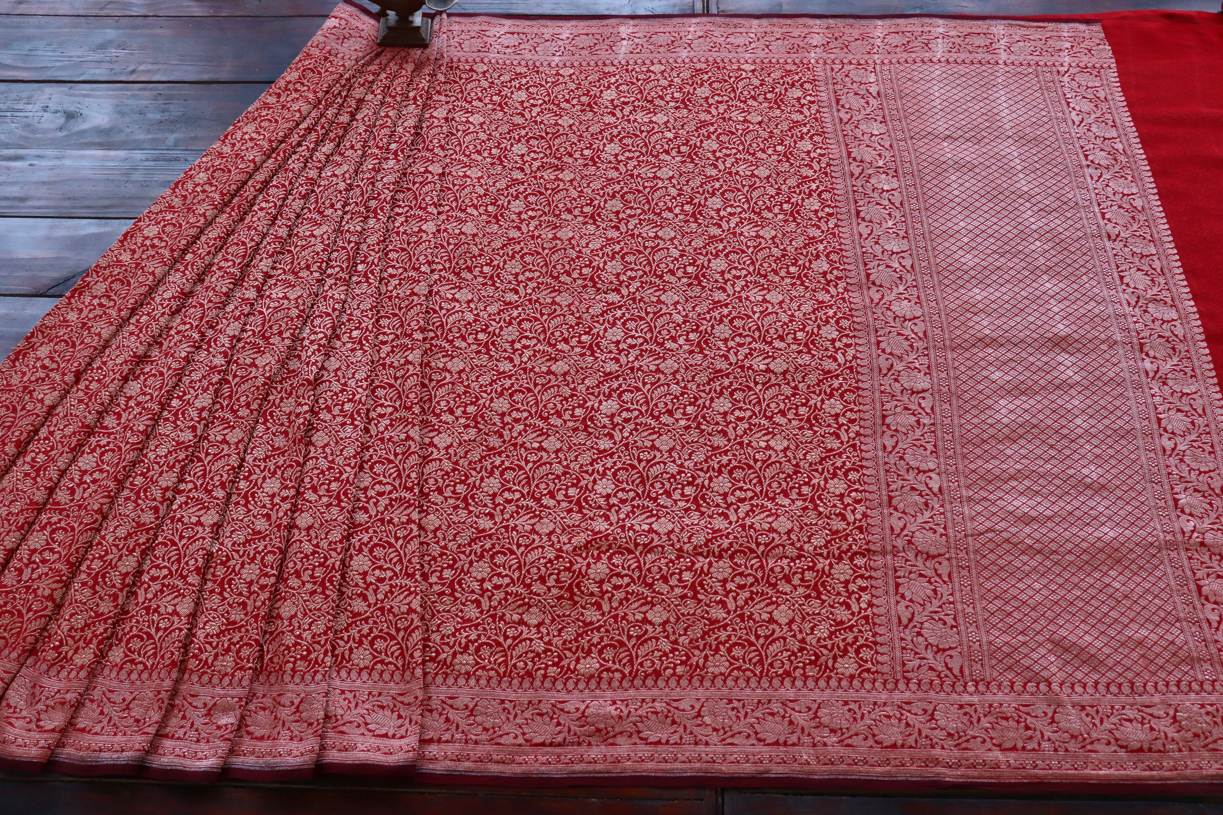 Red Handwoven Banarasi Georgette Handloom Saree