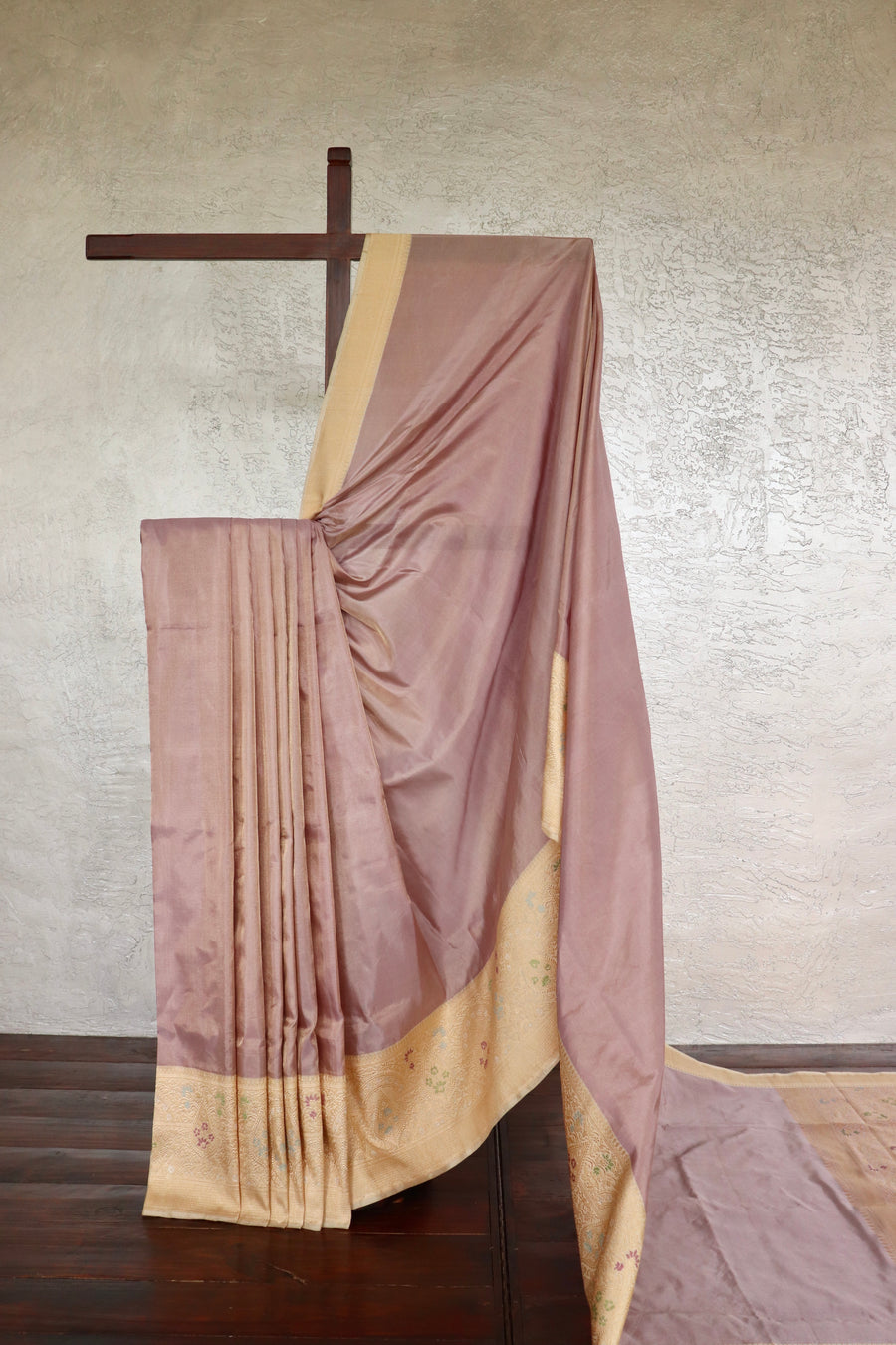 Lavender With Ivory Tissue With Meenadar Silk Kadiyal Banarasi Saree