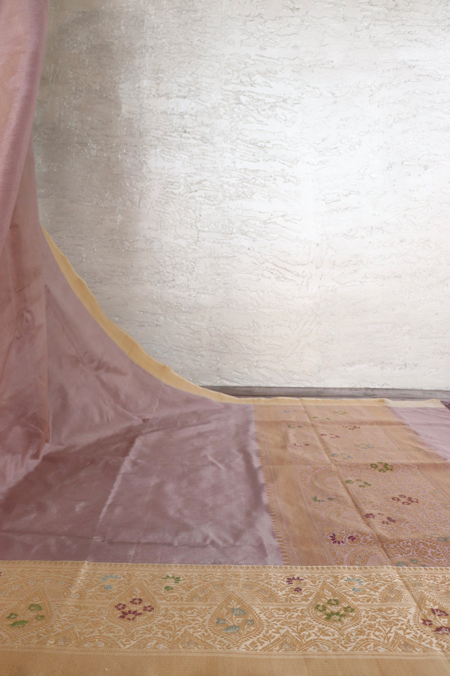 Lavender With Ivory Tissue With Meenadar Silk Kadiyal Banarasi Saree