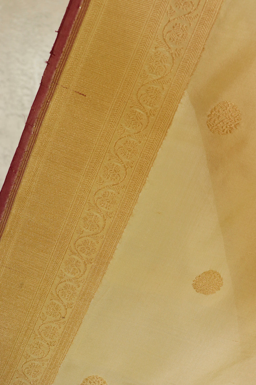 Ivory Ginnie Motif Pure Silk Banarasi Saree | Stuti Weaves