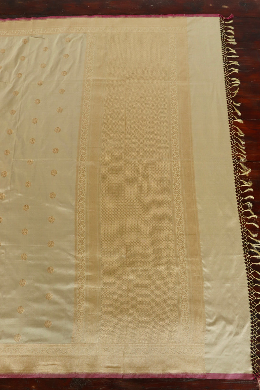 Ivory Ginnie Motif Pure Silk Banarasi Saree | Stuti Weaves