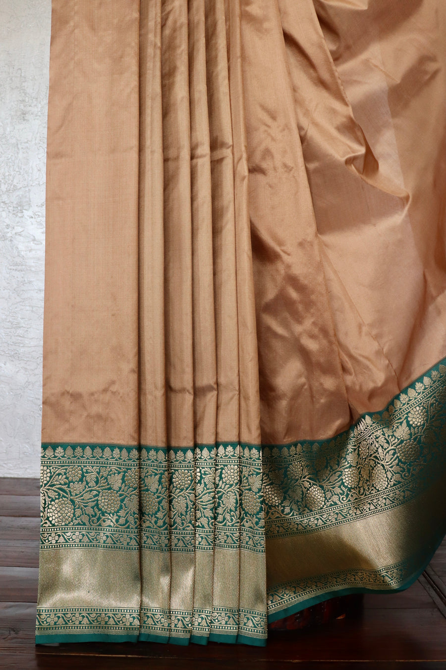 Beige & Green Kadiyal Pure Katan Silk Handloom Banarasi Saree