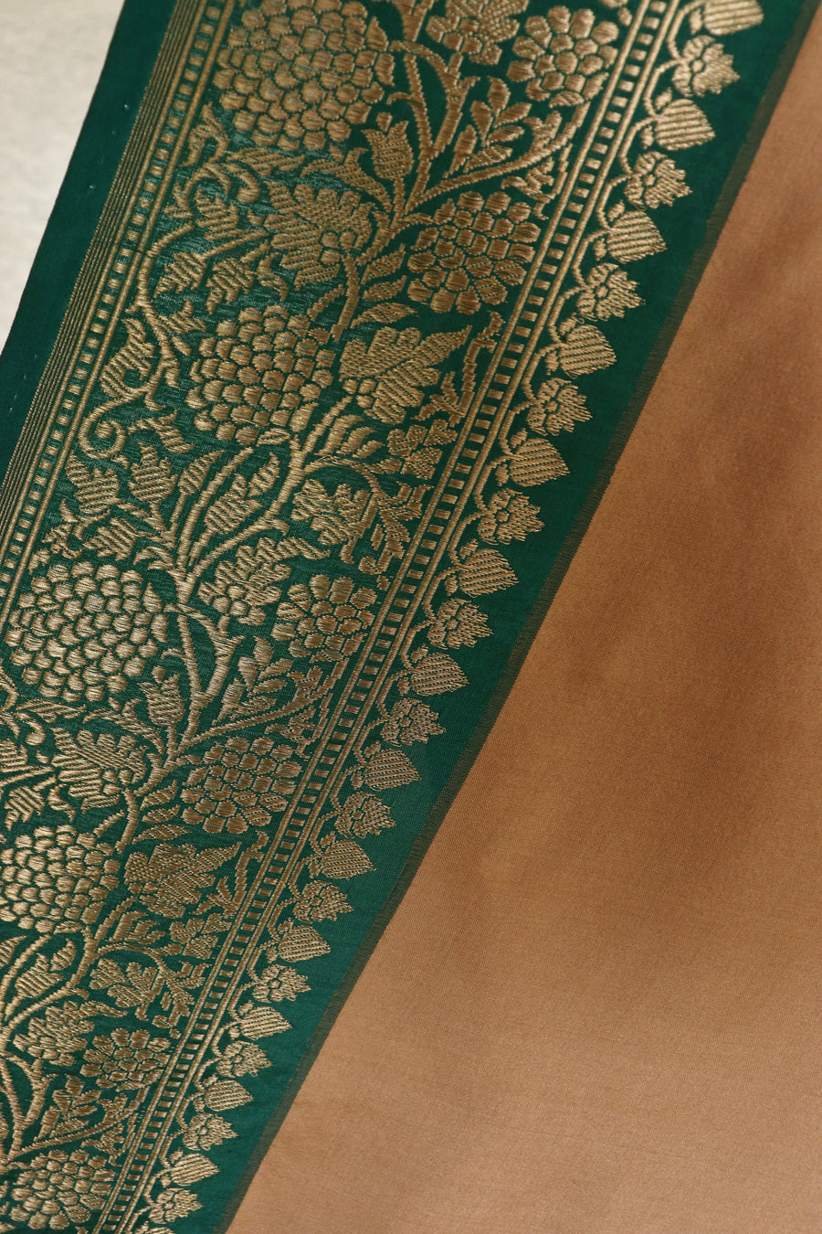 Beige & Green Kadiyal Pure Katan Silk Handloom Banarasi Saree