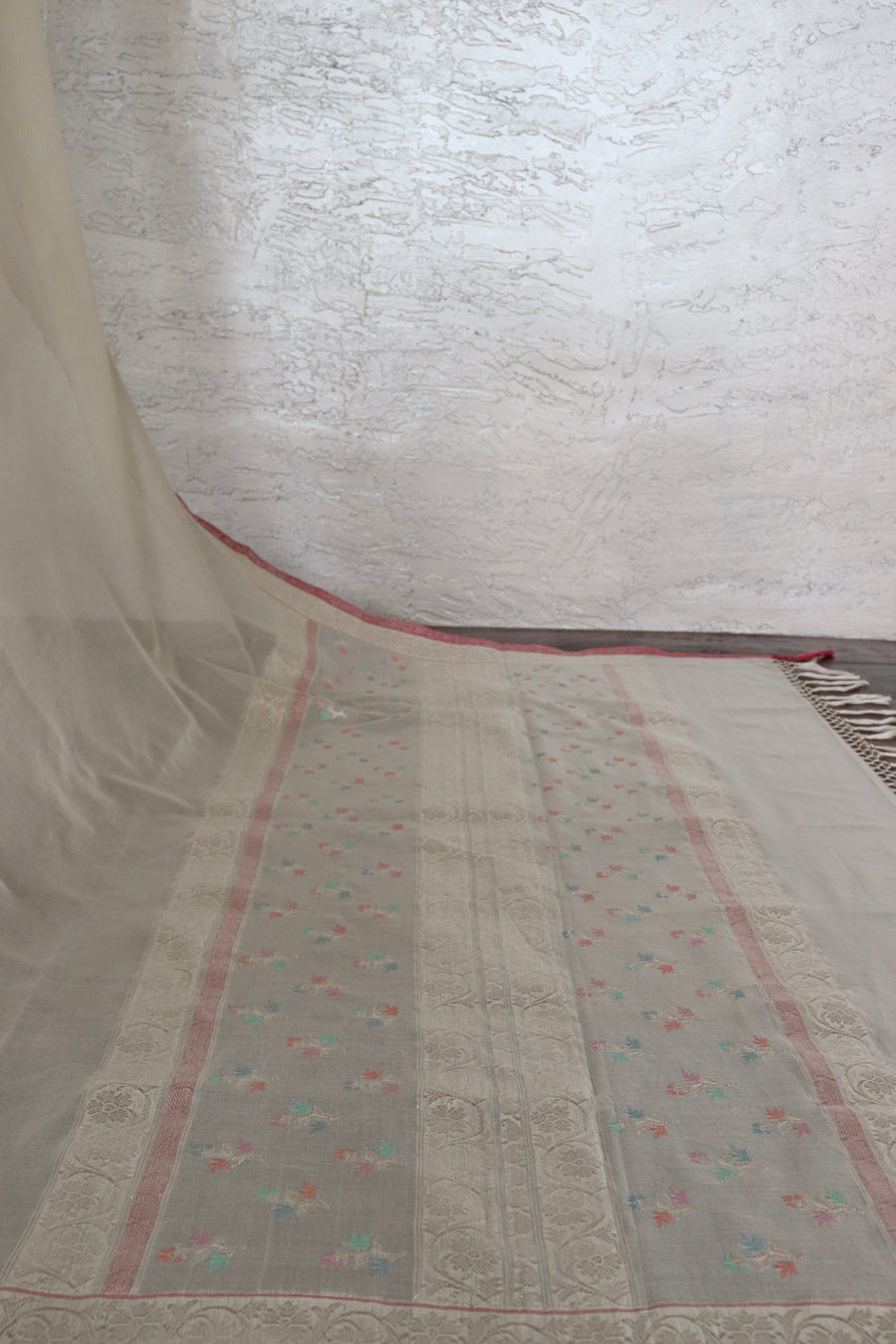 Ivory Pastel Buti Cotton Kadhua Motif Banarasi Handloom Saree