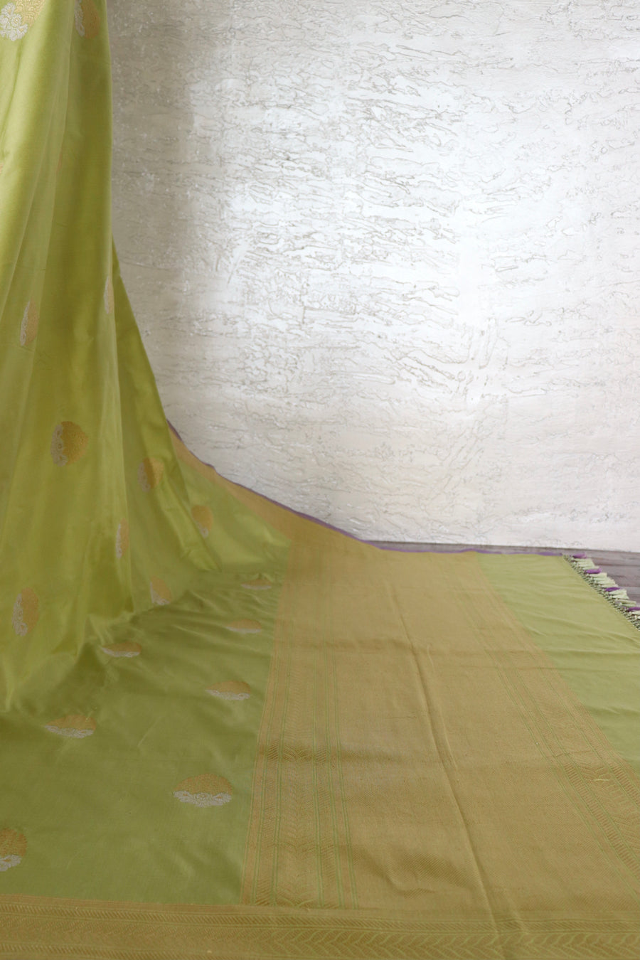 Pista Green Kadhua Motif Pure Silk Handloom Banarasi Saree