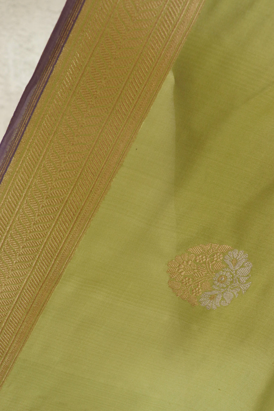 Pista Green Kadhua Motif Pure Silk Handloom Banarasi Saree