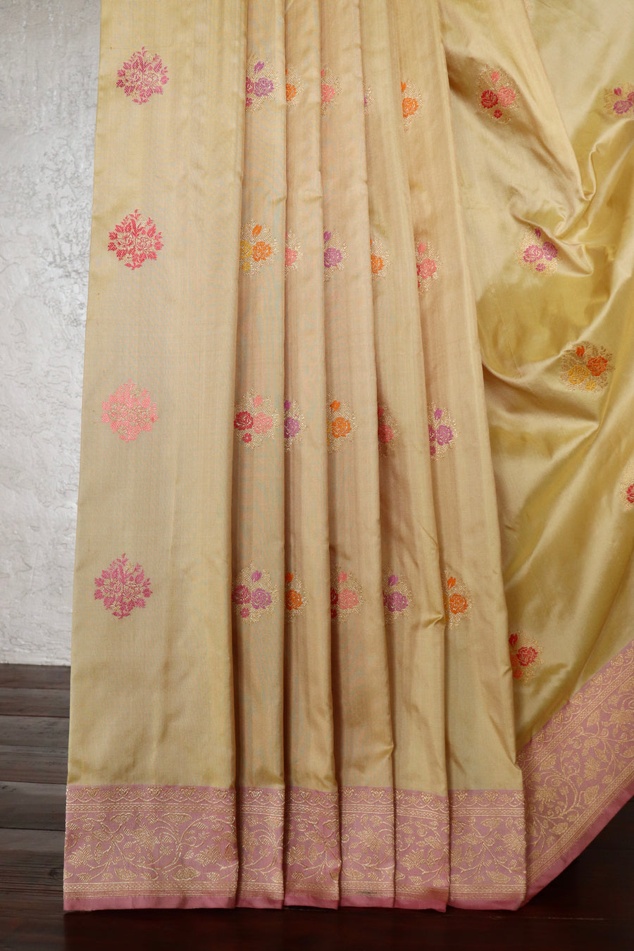 Cream Motif Pure Katan Silk Handloom Banarasi Saree