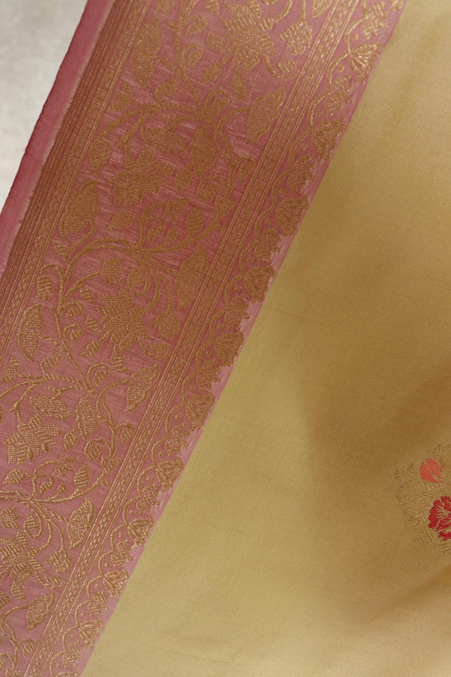 Cream Motif Pure Katan Silk Handloom Banarasi Saree
