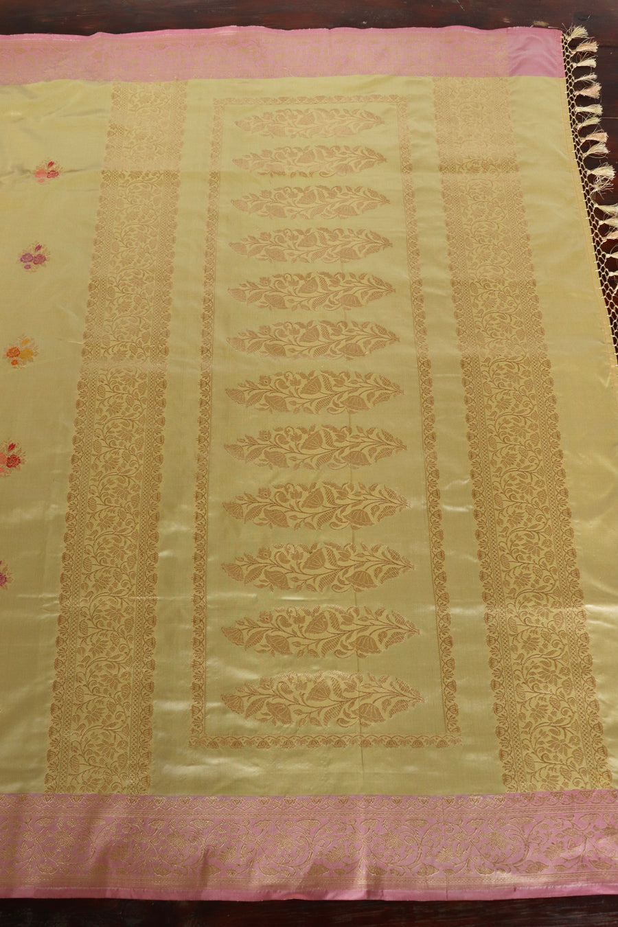 Cream Motif Pure Katan Silk Handloom Banarasi Saree