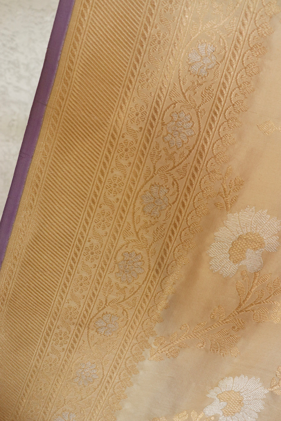Cream Zig Zag Jangla Pure Silk Handloom Banarasi Saree