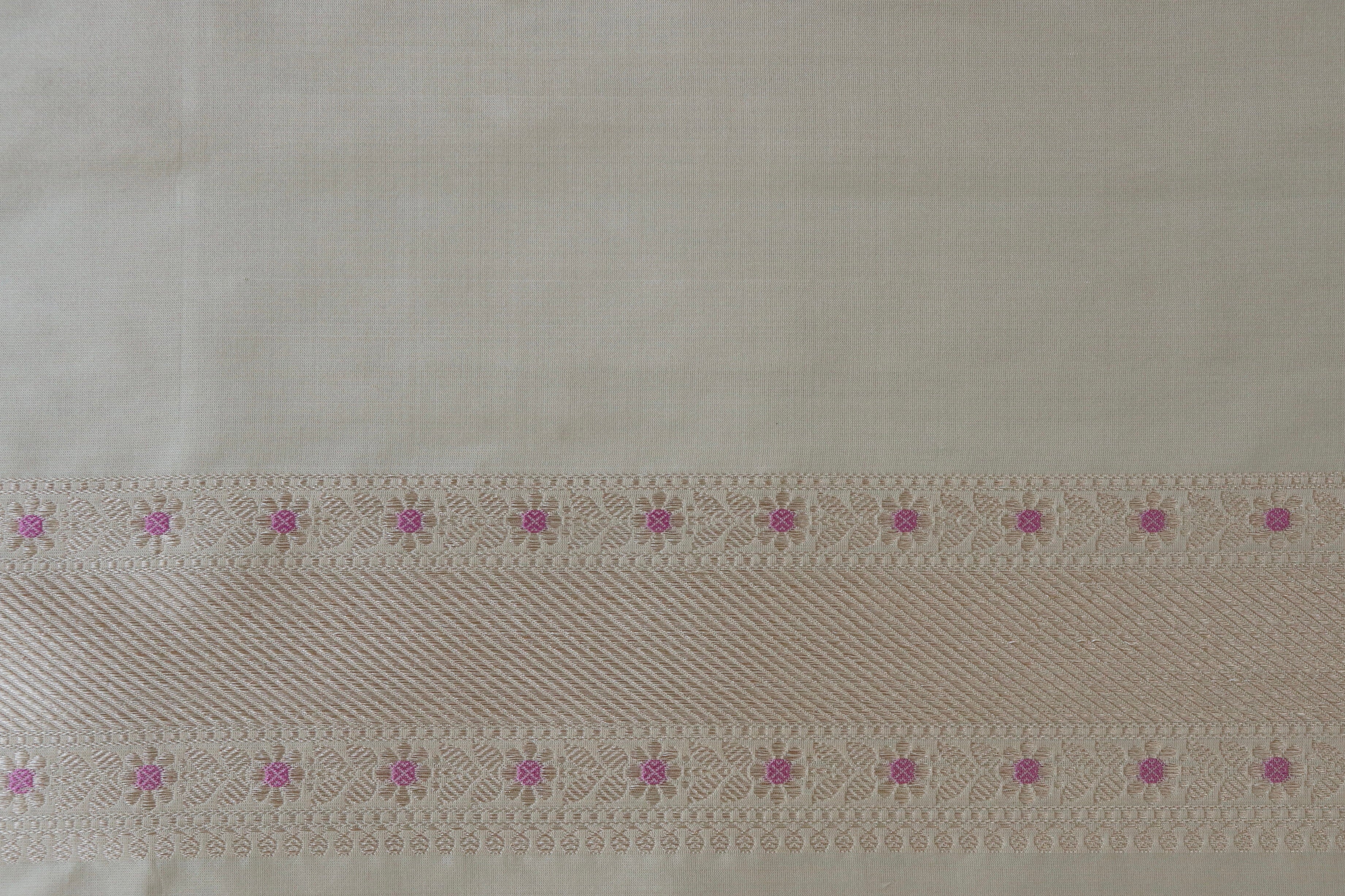 Ivory Meenadar Adda Tanchoi Pure Silk Handloom Banarasi Saree