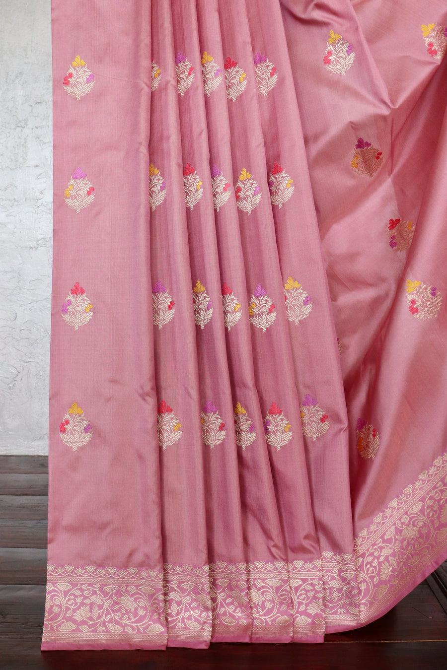 Rouge Pink Guldasta Motif Pure Silk Handloom Saree