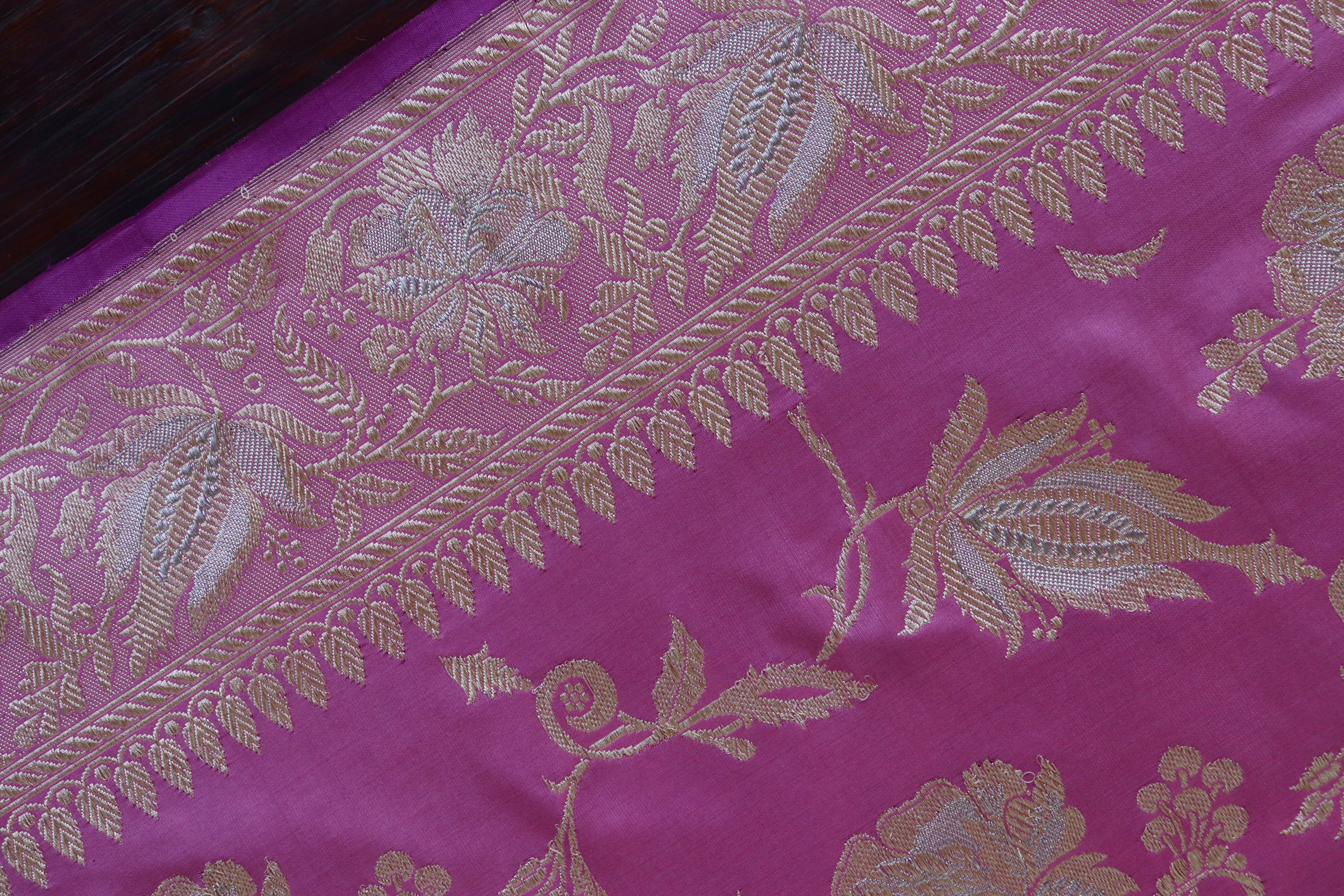 Soft Pink Chinar Jangla Pure Silk Handloom Banarasi Saree