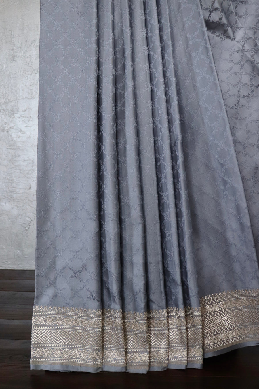 Grey Resham Tanchoi Banarasi Handwoven Silk Saree