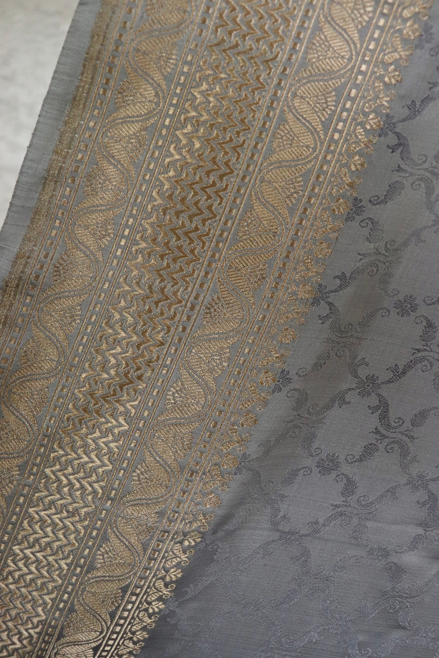 Grey Resham Tanchoi Banarasi Handwoven Silk Saree