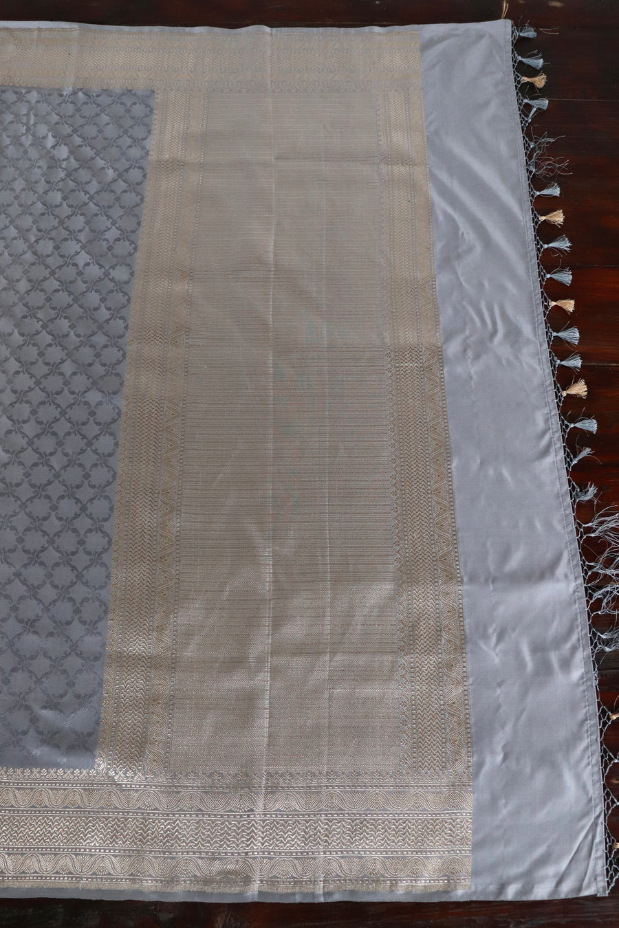 Grey Resham Tanchoi Banarasi Handwoven Silk Saree