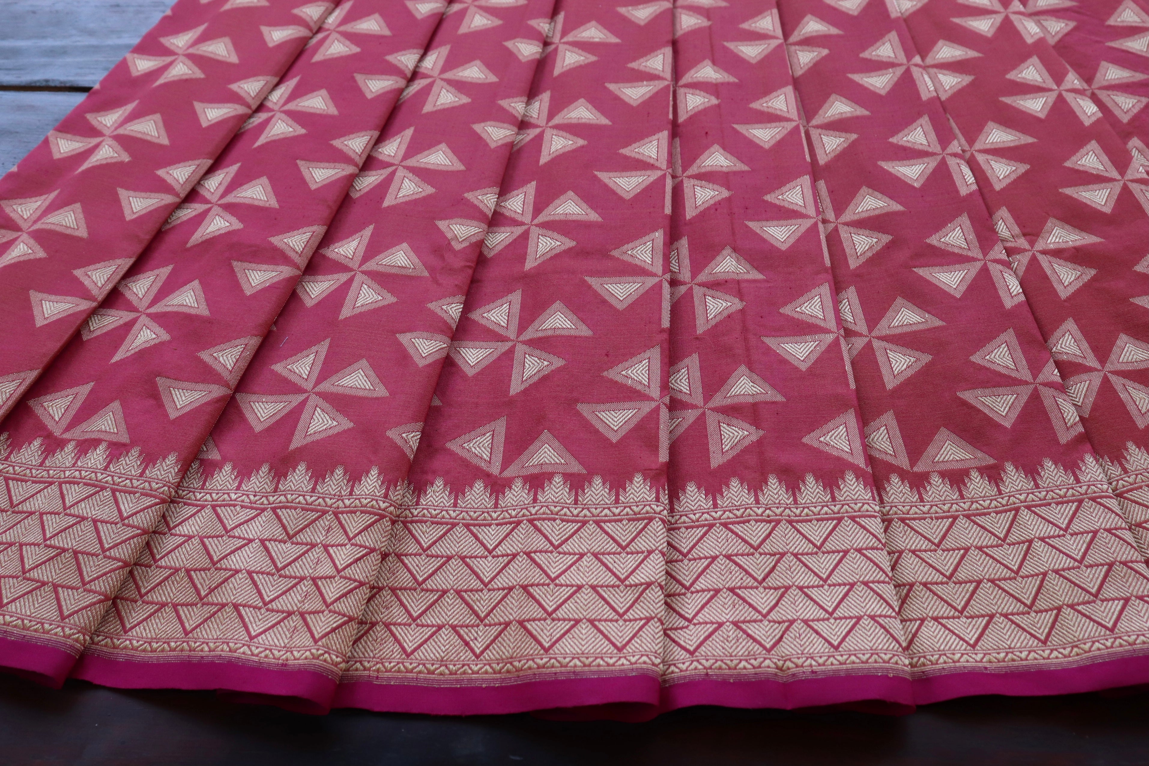 Coral Kadhua Pure Silk Handwoven Saree