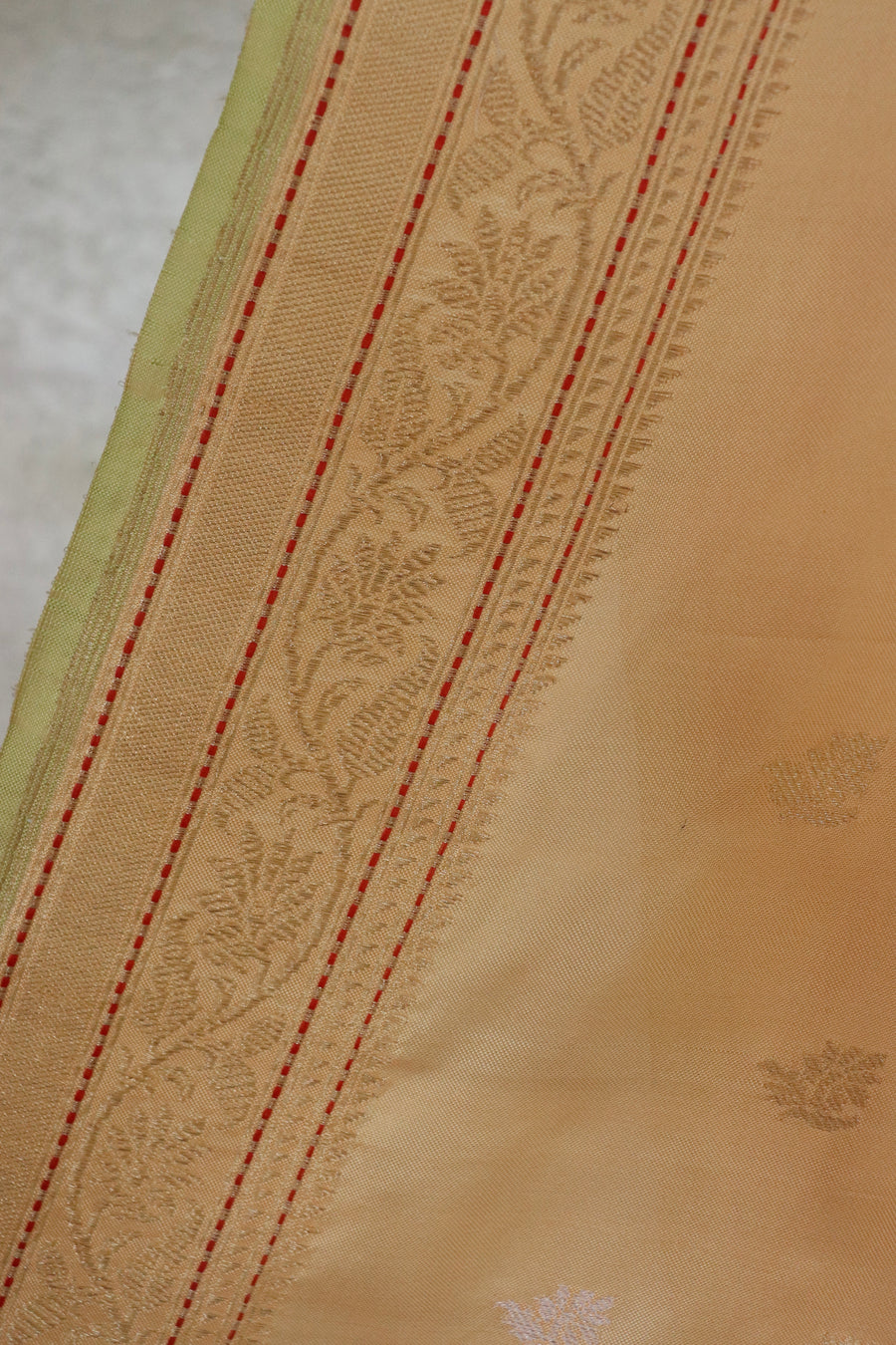 Light Peach Kadhua Motif Pure Silk Handloom Banarasi Saree