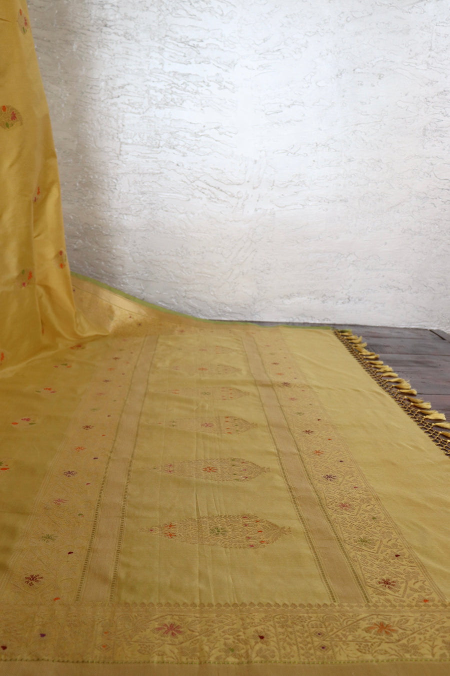 Light Lemon Kairy Pure Silk Handloom Banarasi Saree