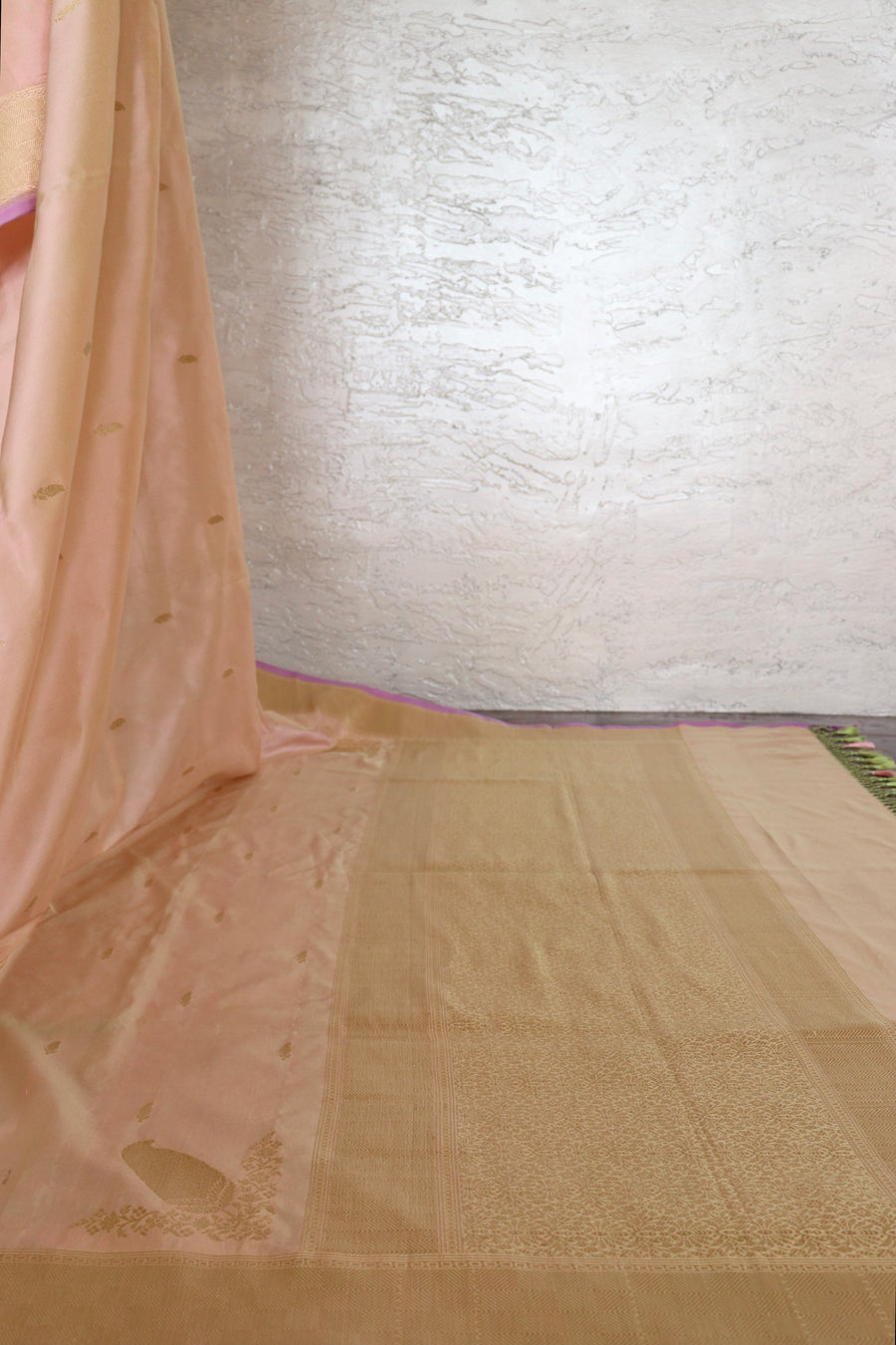 Peachy Pink Kairy Kuniya Pure Silk Handloom Banarsi Saree