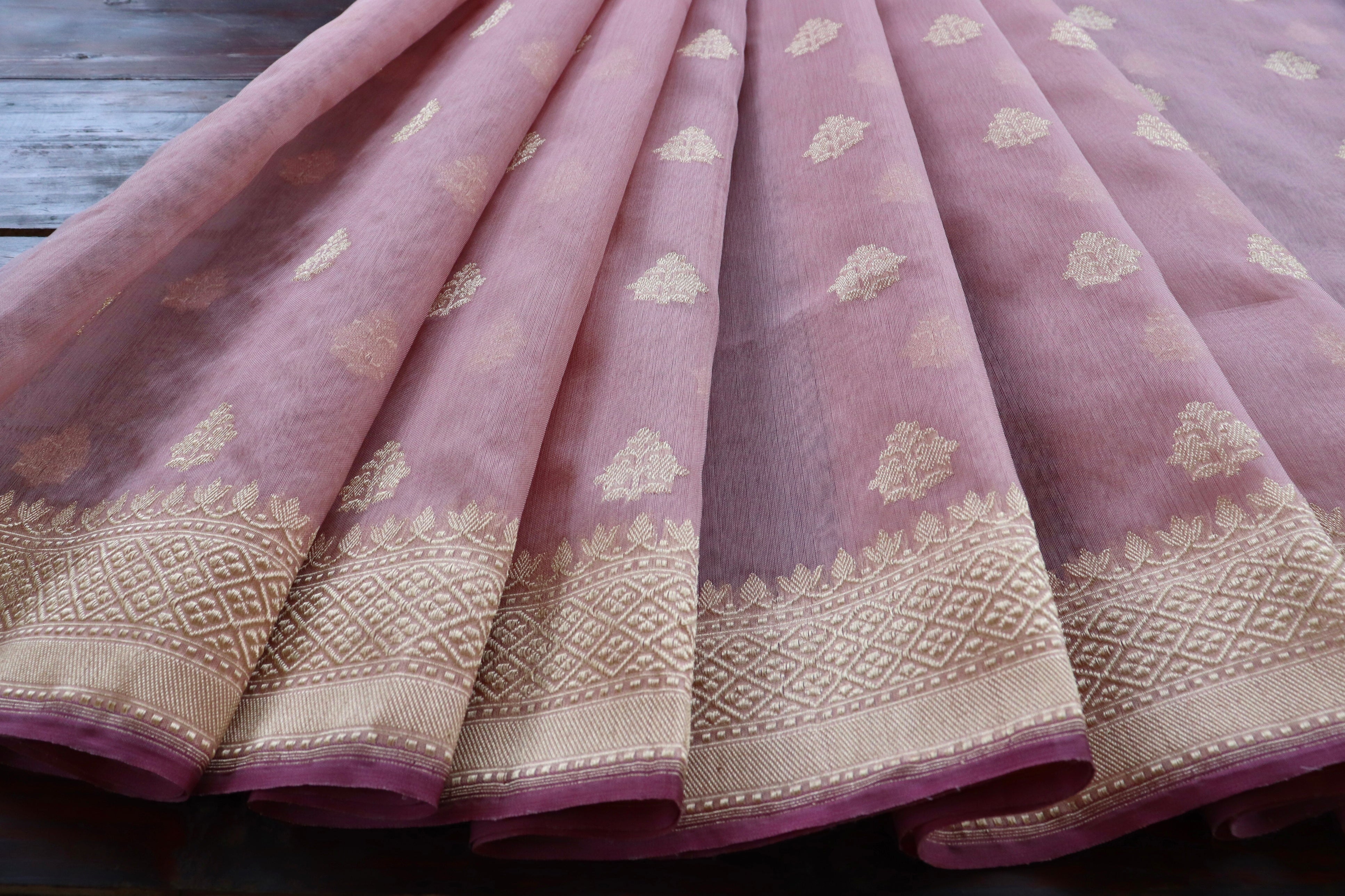 Dusty Rose Pink Kora Silk Leaf Motif Handloom Banarasi Saree