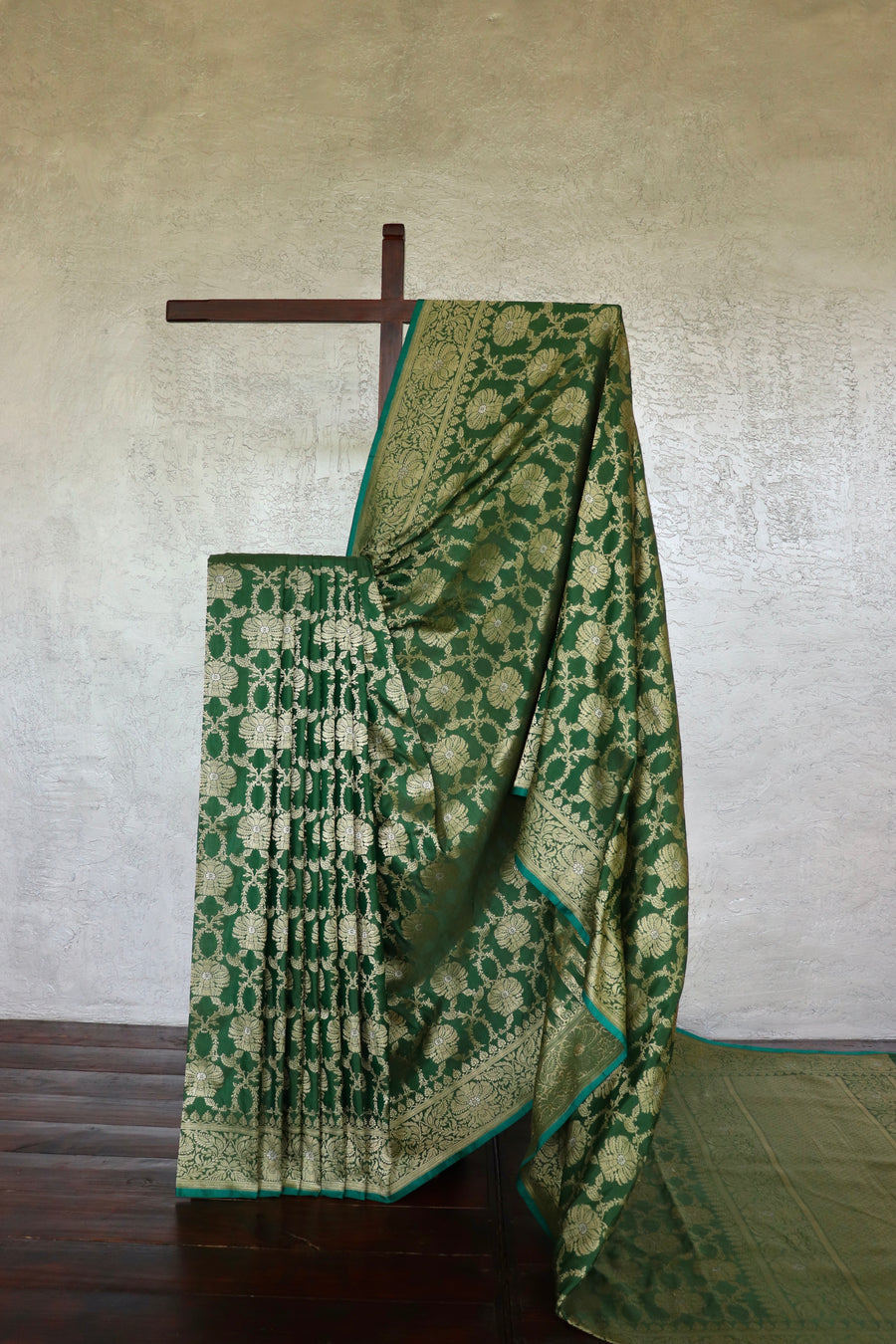 Green Chinar Pure Silk Banarasi Jangla Saree | Stuti Weaves
