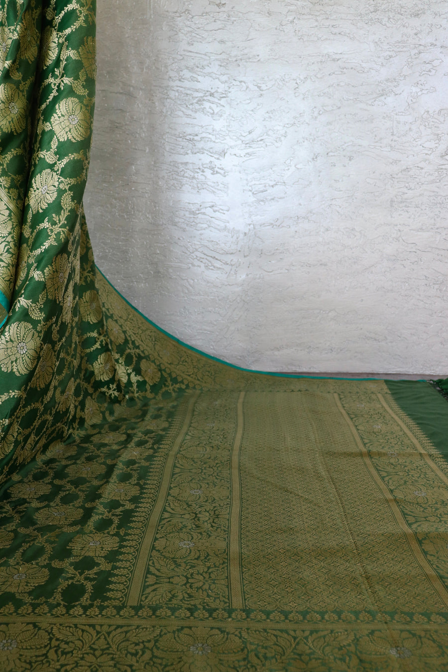 Green Chinar Pure Silk Banarasi Jangla Saree | Stuti Weaves