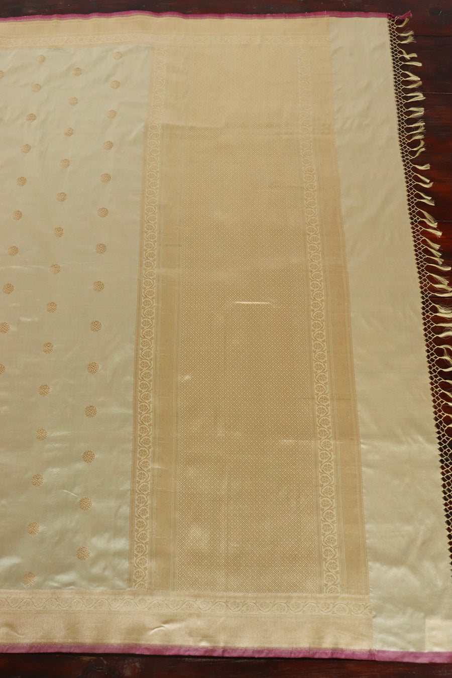 Ivory Ginnie Motif Pure Silk Banarasi Saree | Stuti Weaves