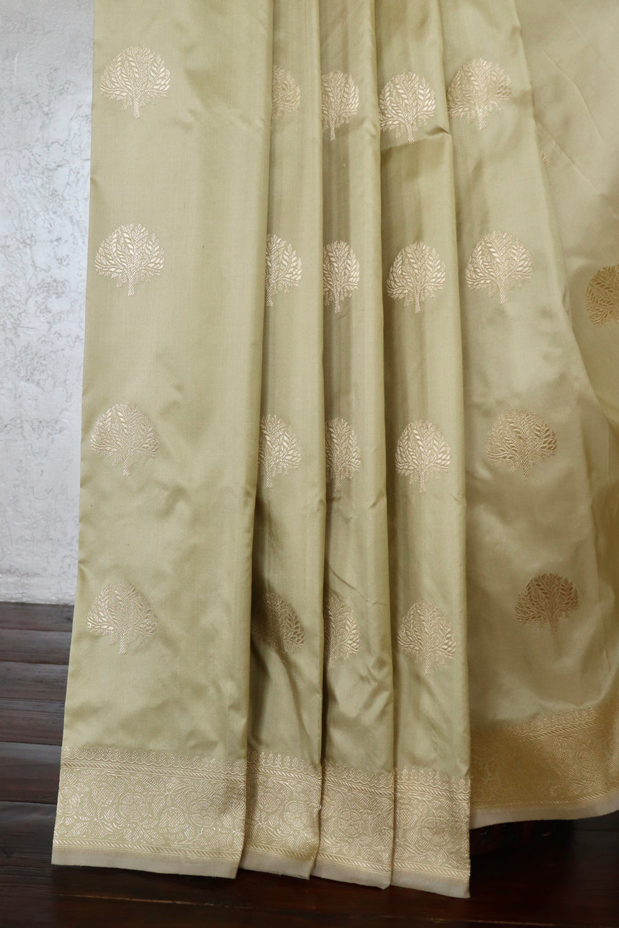 Cream Green Motif Pure Silk Banarasi Saree | Stuti Weaves