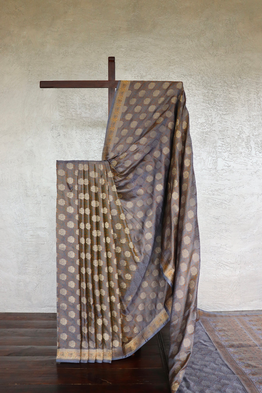 Grey Jamawar Tanchoi Satin Silk Saree