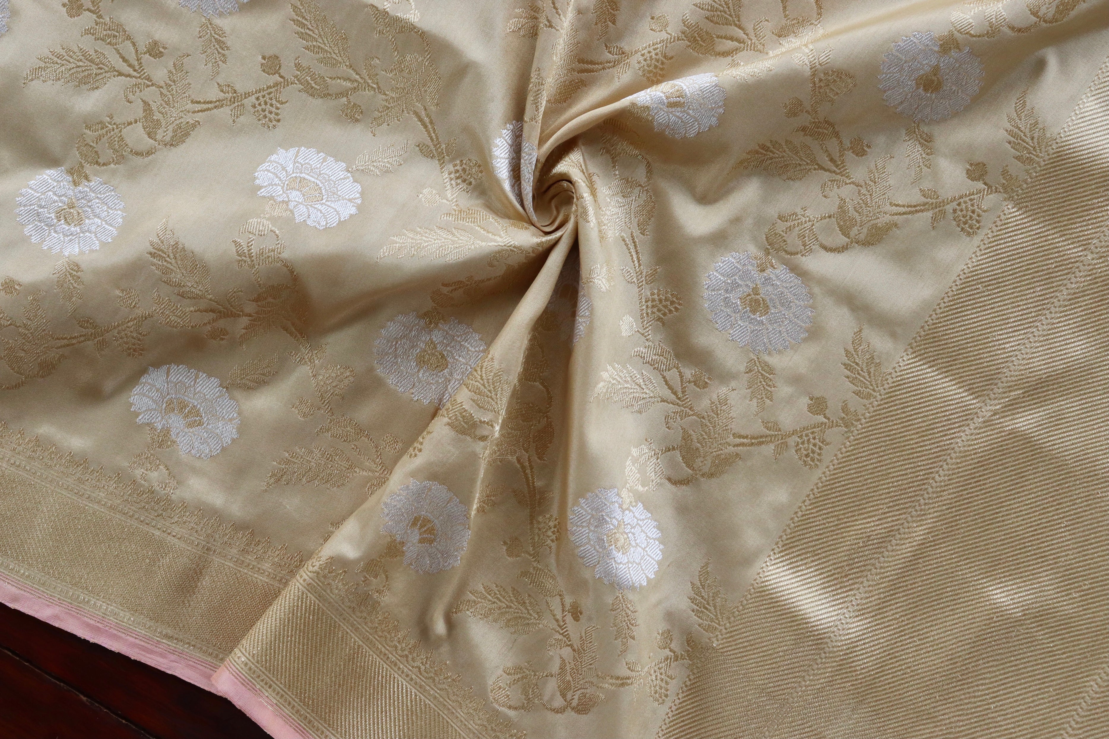 Cream Shade Jangla Pure Silk Handloom Banarasi Dupatta