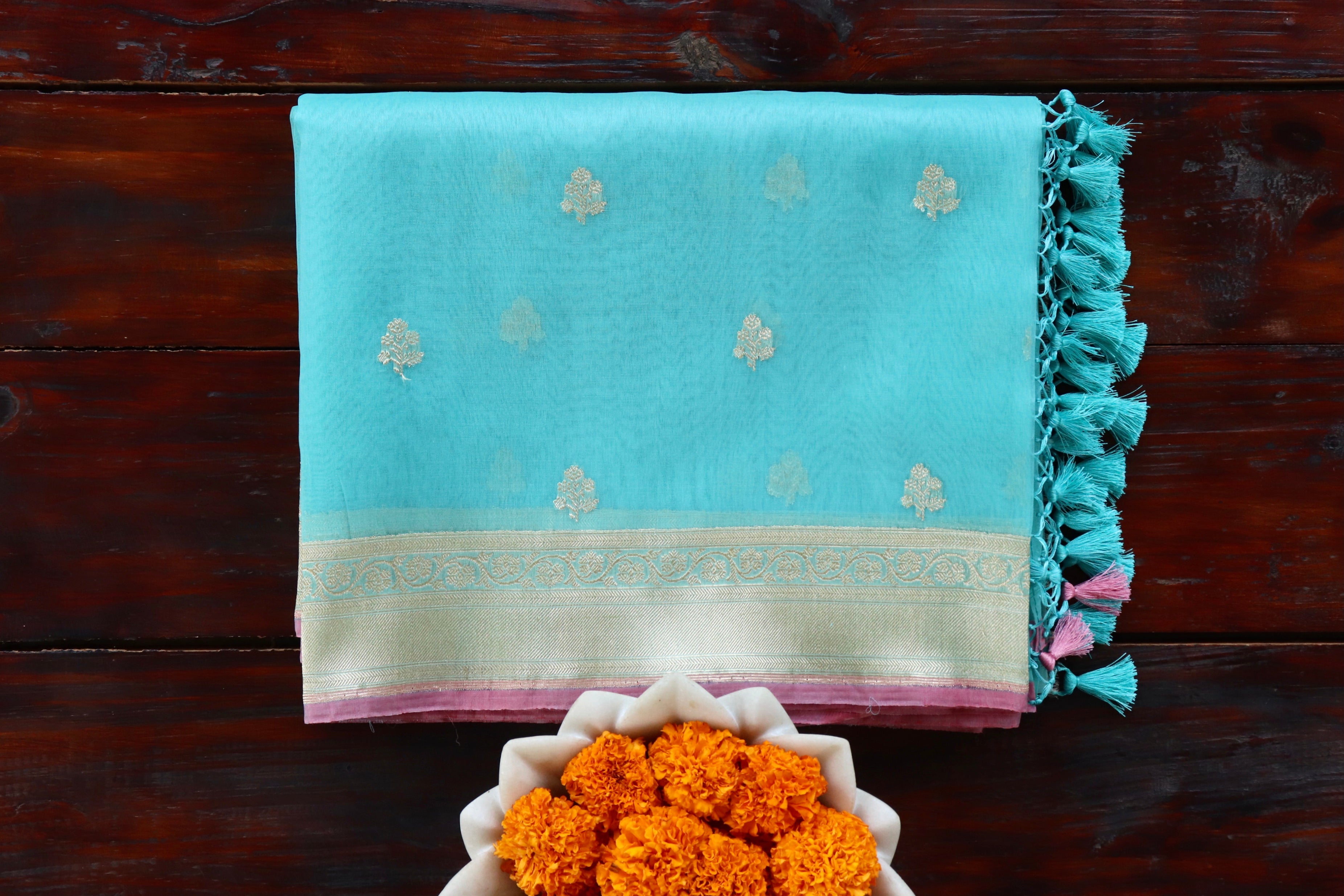 Ferozi Kora Silk Leaf Motif Handloom Banarasi Saree
