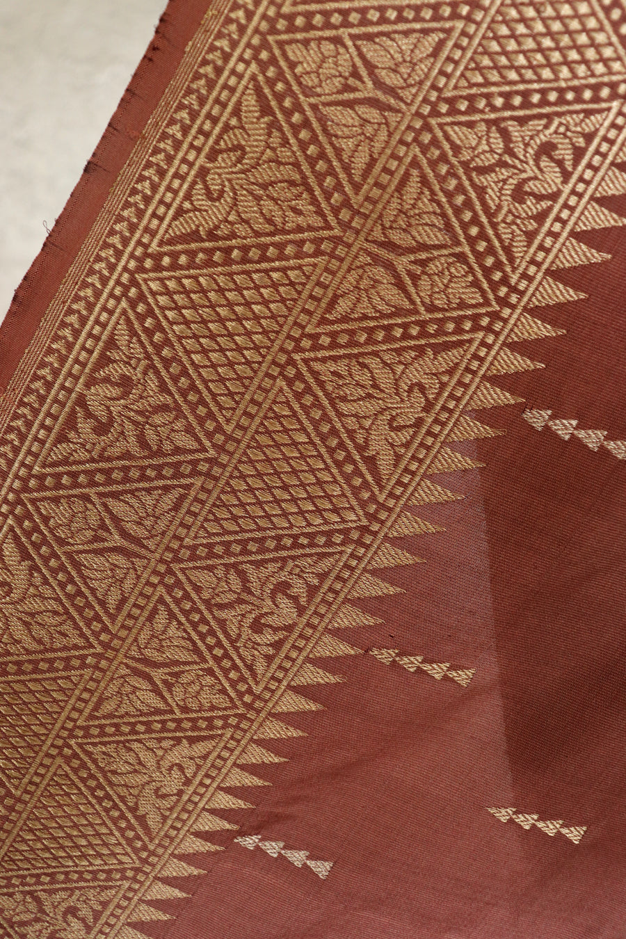 Dusty Rose Kadhua Buta Pure Silk Handloom Banarsi Saree