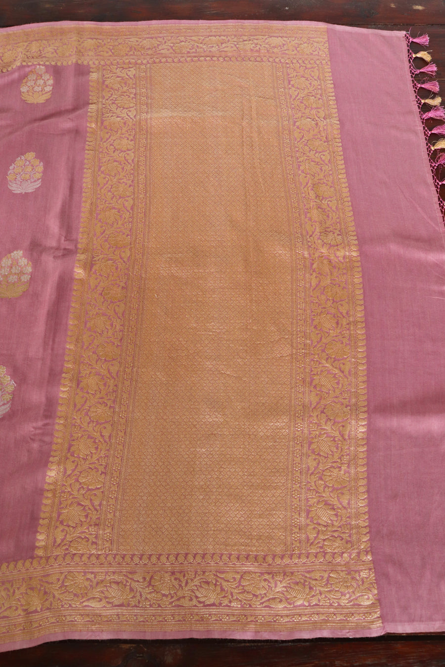 Soft Pink Phool Motif Munga Silk Handloom Saree