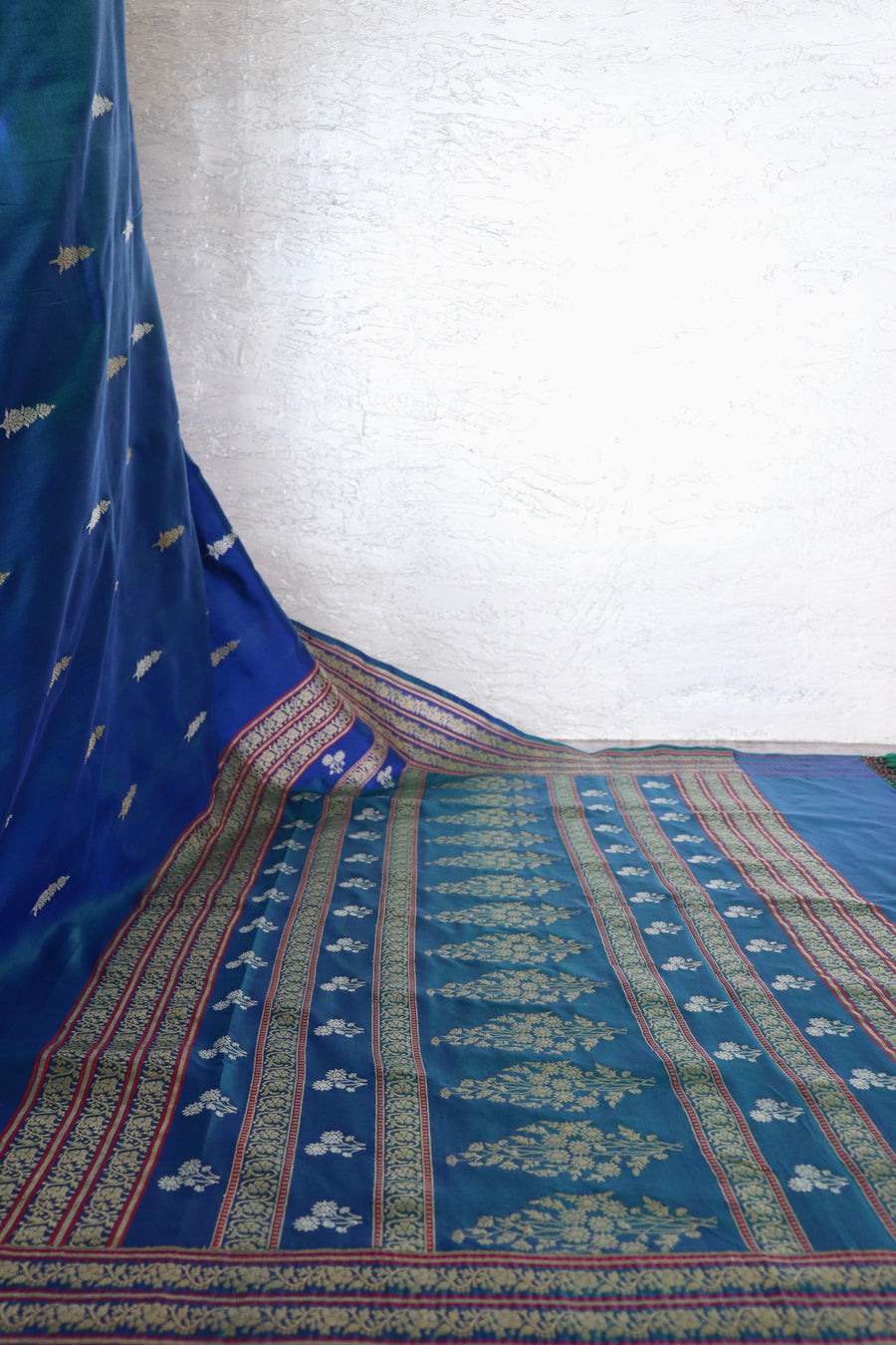 Royal Blue Cypress Buti Motif Pure Silk Handloom Banarasi Saree