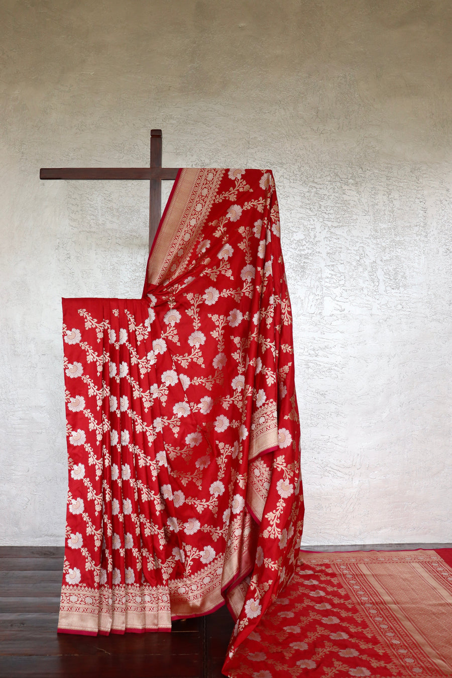 Red Zig Zag Jangla Pure Silk Banarasi Saree | Stuti Weaves