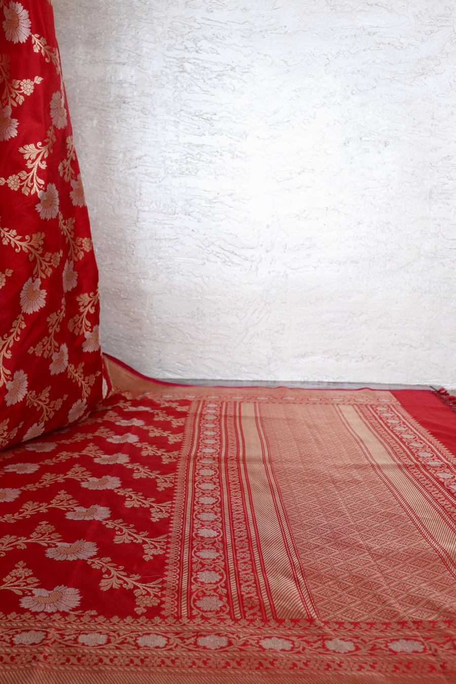 Red Zig Zag Jangla Pure Silk Banarasi Saree | Stuti Weaves