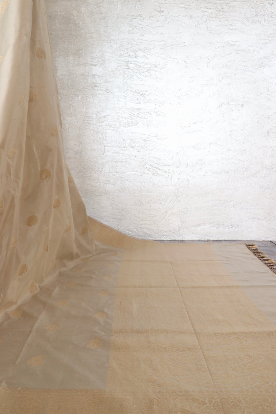 Light Grey Kairy Motif Pure Silk Banarasi Saree | Stuti Weaves