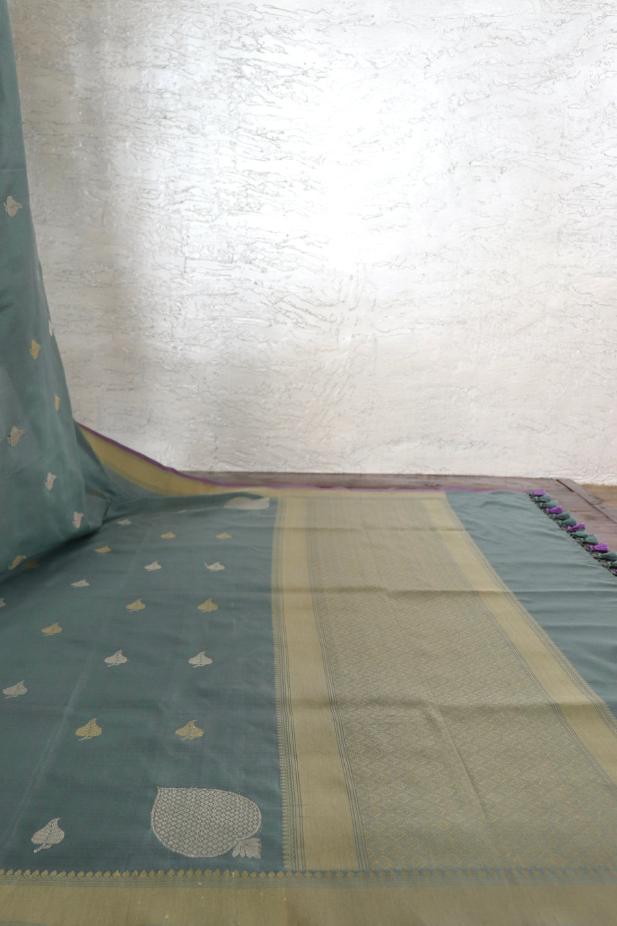 Vivid Sky Blue Kadhua Pure Silk Handloom Banarsi Saree