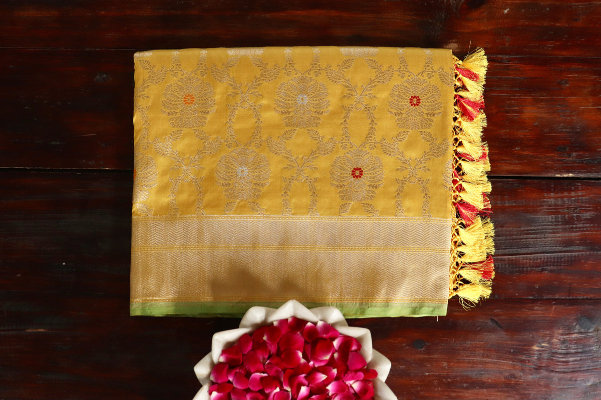 Yellow Floral Chinar Jangla Pure Silk Handloom Banarasi Saree