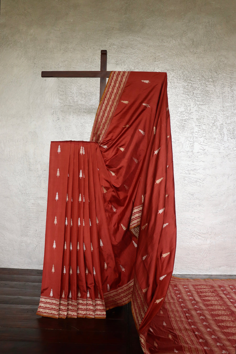 Rust Cypress Buti Motif Pure Silk Handloom Banarasi Saree