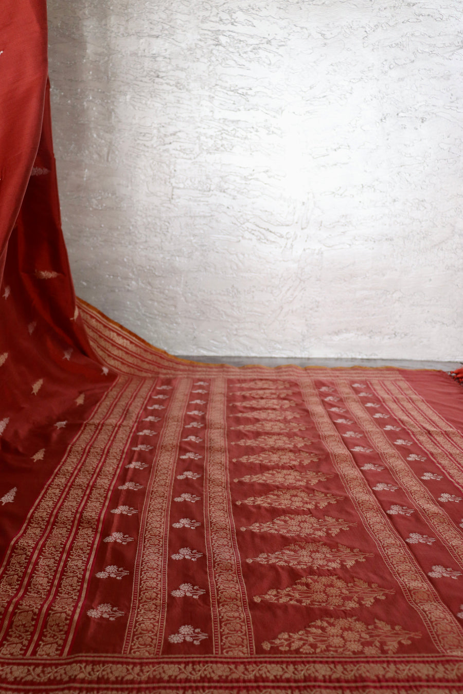 Rust Cypress Buti Motif Pure Silk Handloom Banarasi Saree