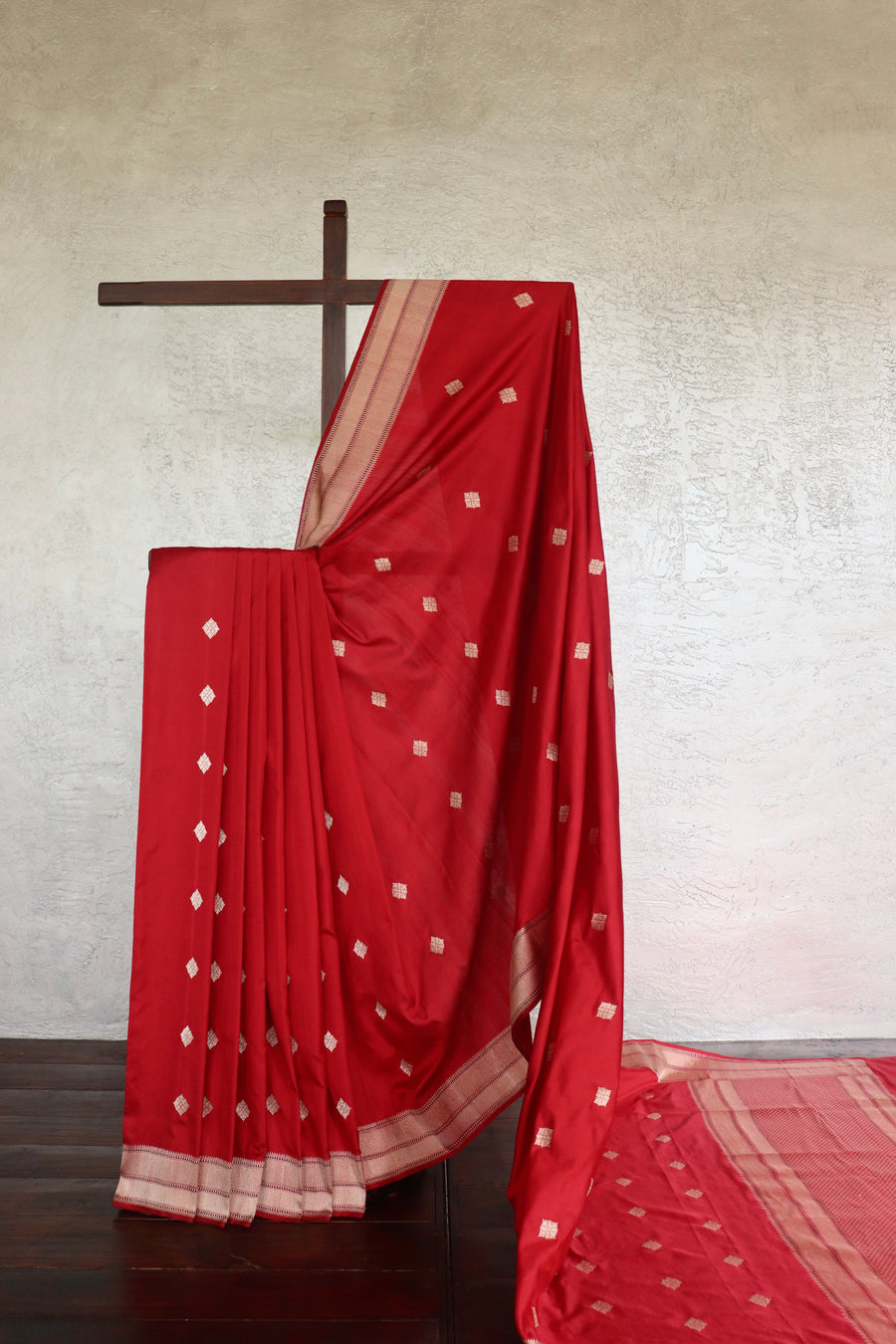 Red Diamond Buti Kadhua Motif Pure Katan Silk Handloom Saree