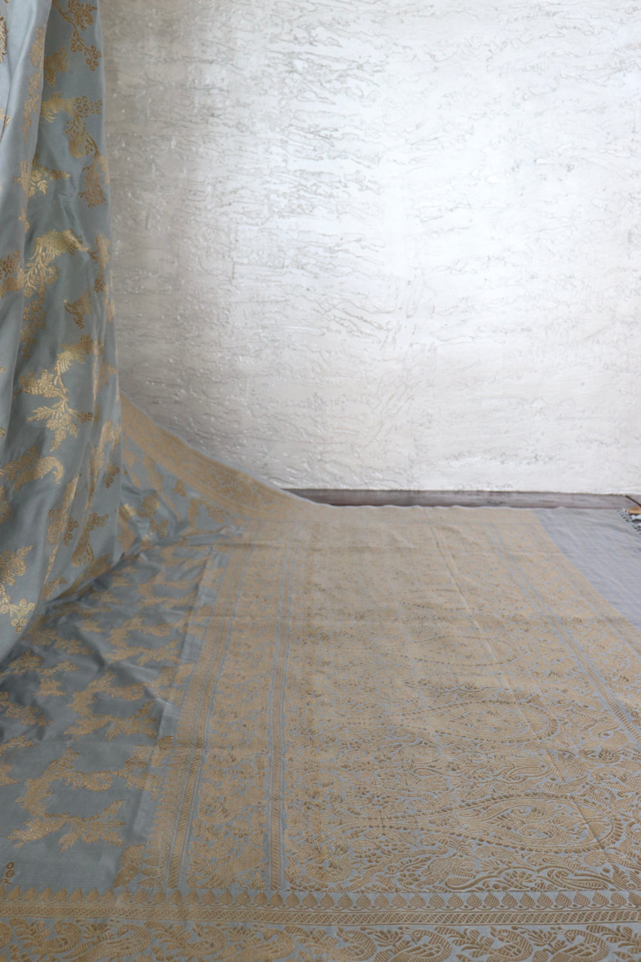 Grey Kadhua Pure Silk Handloom Banarsi Saree