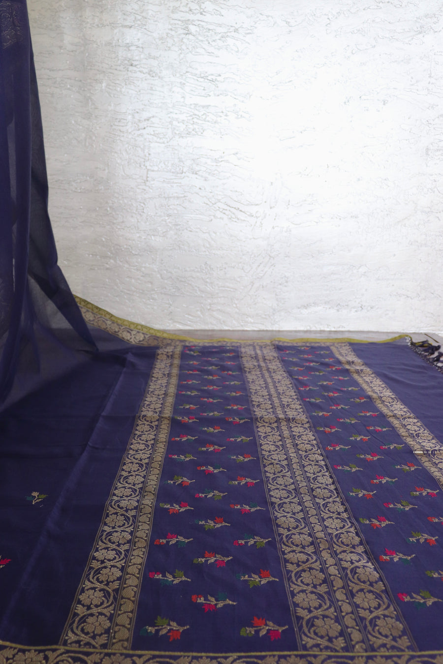 Navy Meenakari Buti Cotton Kadhua Motif Banarasi Handloom Saree