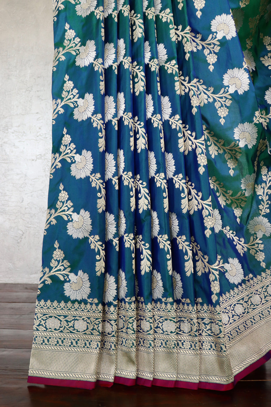 Peacock Shade Zig Zag Jangla Pure Silk Handloom Banarsi Saree