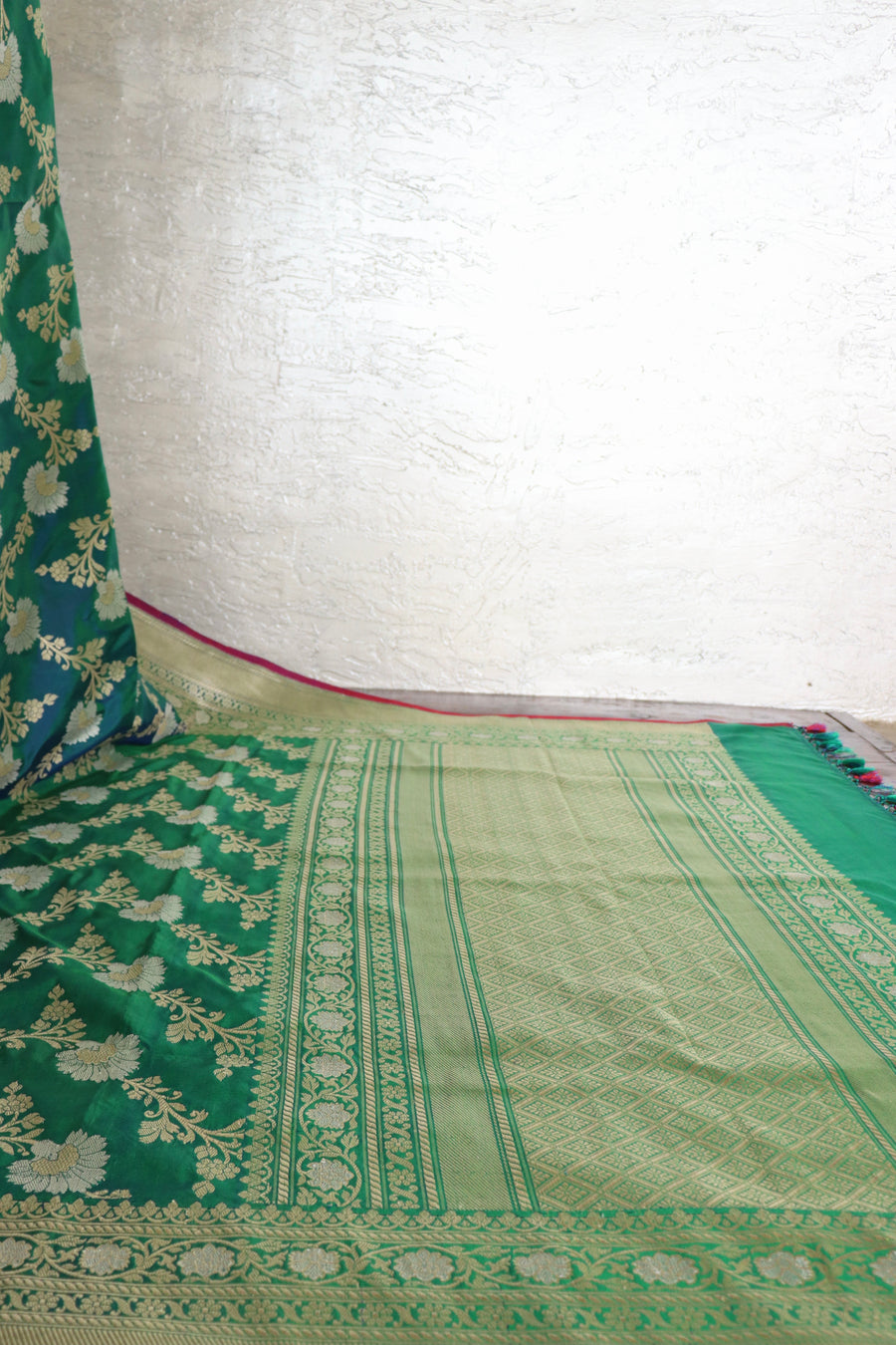 Peacock Shade Zig Zag Jangla Pure Silk Handloom Banarsi Saree