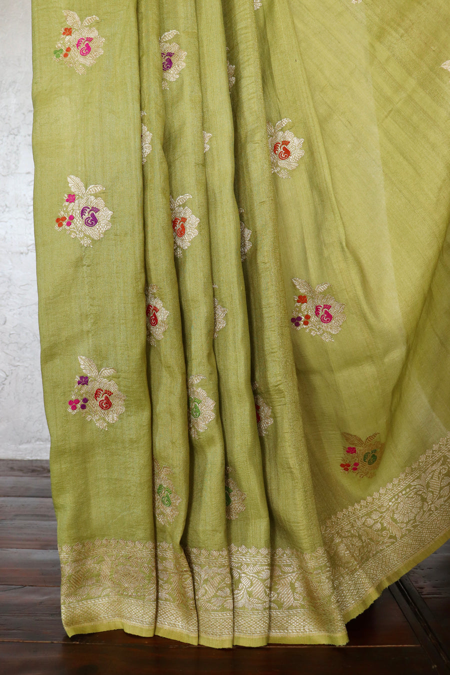 Olive Floral Buti Floral Pure Tussar Silk Handloom Banarasi Saree